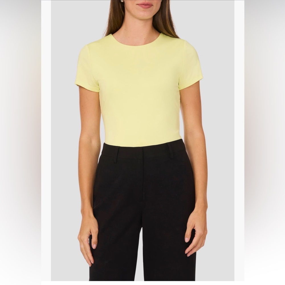 halogen | essential compression T-shirt | pale lime yellow | S

Worn once!